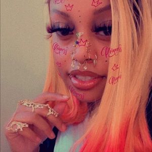 Meet your Posher, Queeen